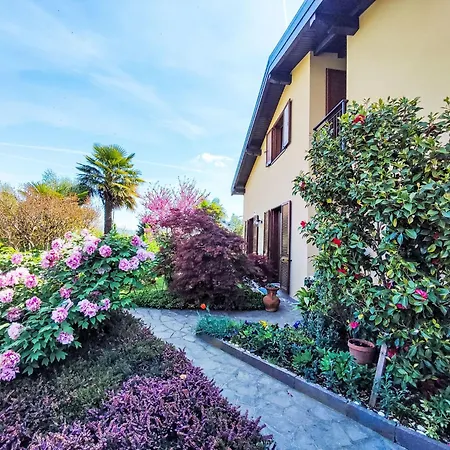 Azalea By Interhome *